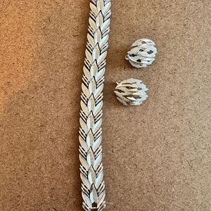 Vintage Silver Leaf Design Bracelet and Earrings Set
